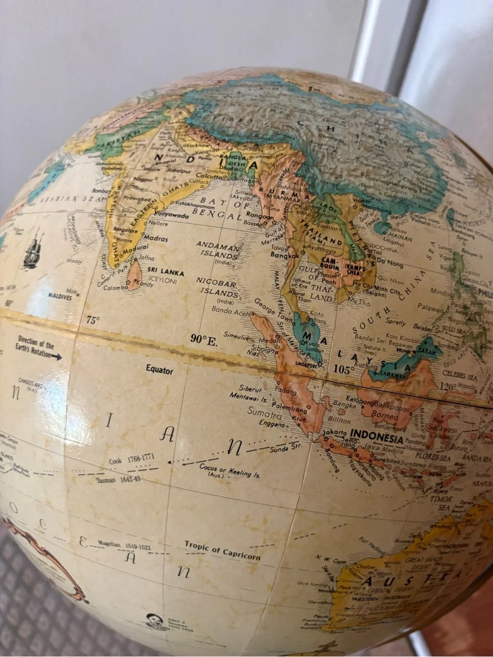 Vintage Replogle World Classic 16 inch floor Globe Detailed Map Pedestal Aged
